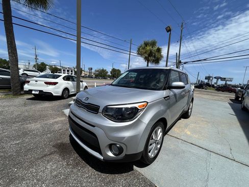 Used 2019 Kia Soul + FWD image 7