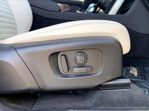 Used 2024 Land Rover Discovery Sport S image 35