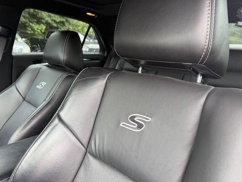 Used 2023 Chrysler 300 S w/ Comfort Group RWD image 10