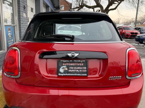 Used 2017 MINI Cooper 4-Door Hardtop image 4