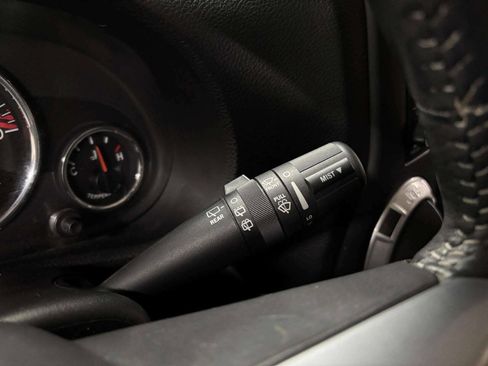 Used 2016 Jeep Wrangler Unlimited Rubicon image 37