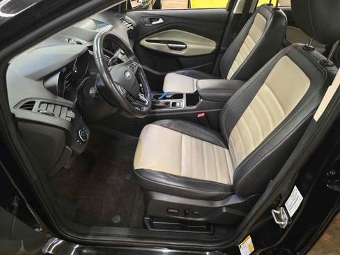 Used 2019 Ford Escape SEL image 6