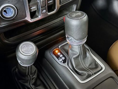 Used 2023 Jeep Wrangler Unlimited Sahara w/ Cold Weather Group image 17