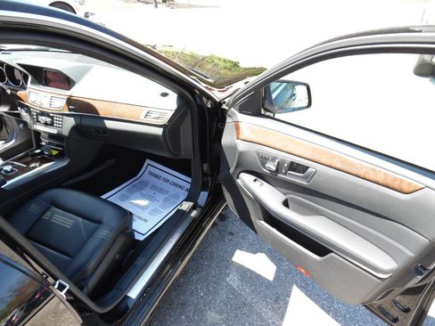 Used 2014 Mercedes-Benz E 350 4MATIC Sedan image 24