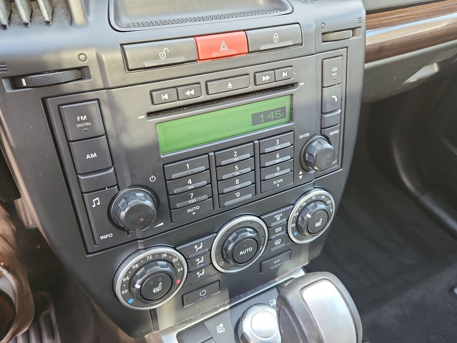 Used 2012 Land Rover LR2 HSE AWD/4WD image 26