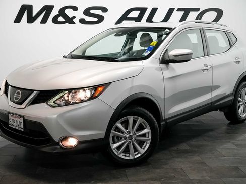 Used 2019 Nissan Rogue Sport SV w/ All-Weather Package FWD image 2
