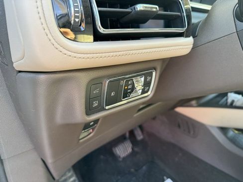 Used 2021 Lincoln Nautilus Reserve w/ Equipment Group 202A image 13