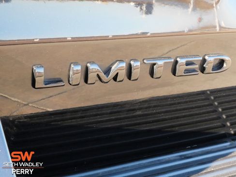 Used 2021 Ford Expedition Limited image 8