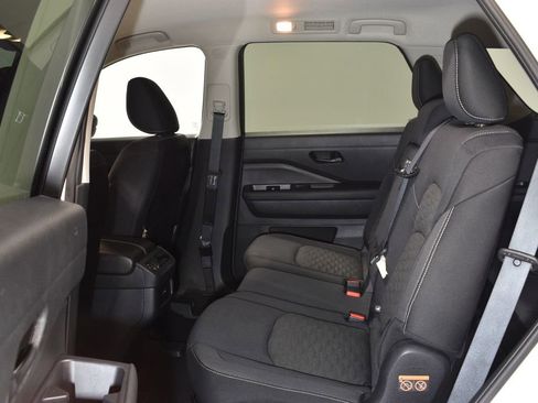 Used 2023 Nissan Pathfinder SV image 27