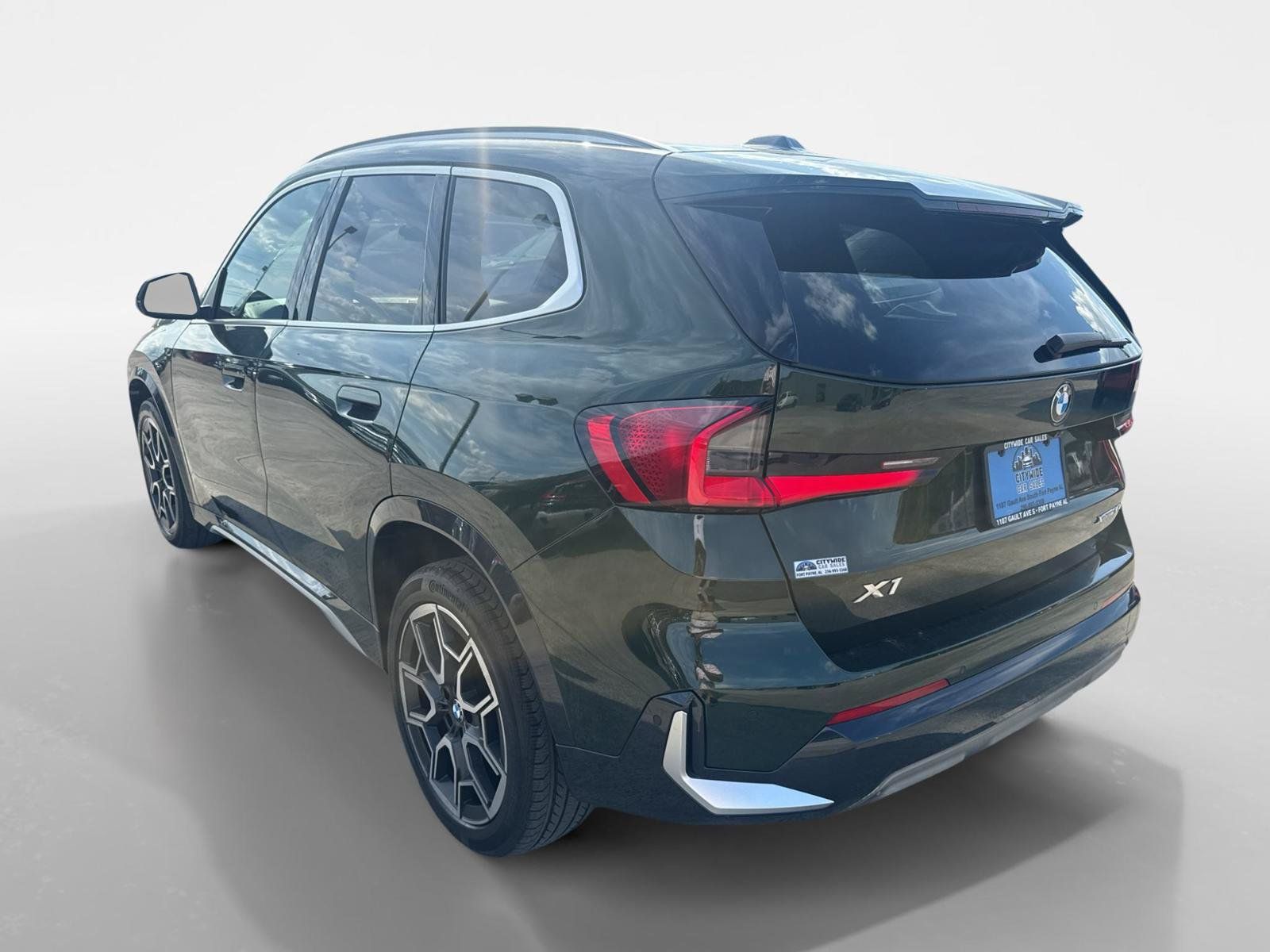 Used 2025 BMW X1 xDrive28i w/ Convenience Package AWD/4WD image 3
