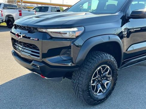 Certified 2024 Chevrolet Colorado ZR2 w/ Technology Package AWD/4WD image 12