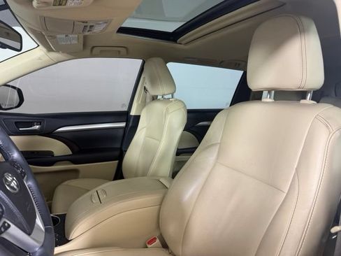 Used 2015 Toyota Highlander XLE AWD/4WD image 5