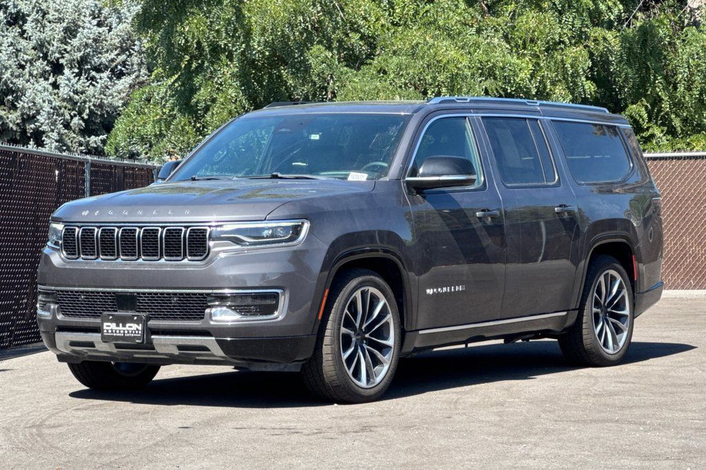 Used 2023 Jeep Wagoneer L Series III w/ Premium Group I AWD/4WD image 11
