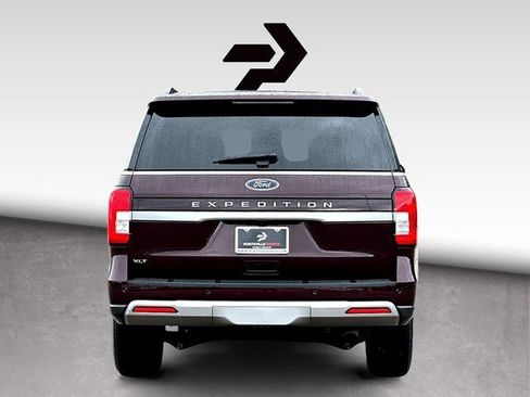 Used 2024 Ford Expedition XLT RWD image 7