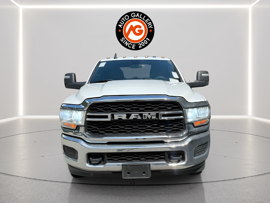 Used 2024 RAM 3500 Tradesman w/ Chrome Appearance Group AWD/4WD image 2