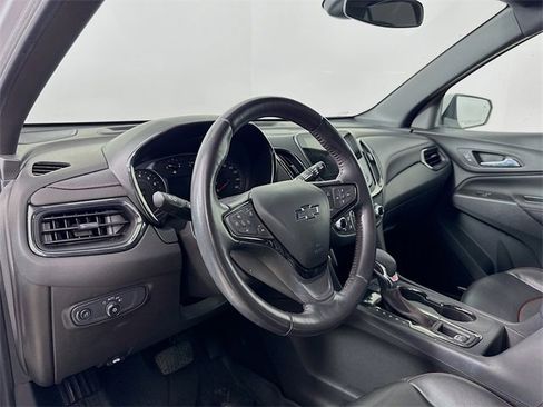 Used 2022 Chevrolet Equinox RS w/ RS Leather Package image 9