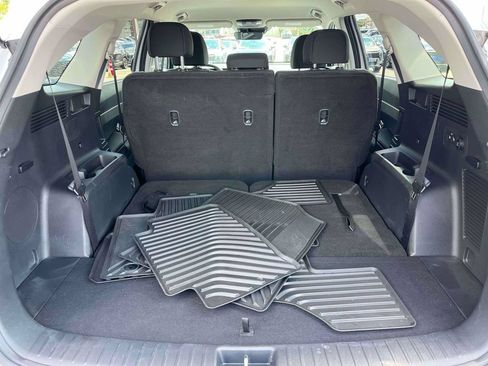 Certified 2026 Kia Sorento LX FWD image 8