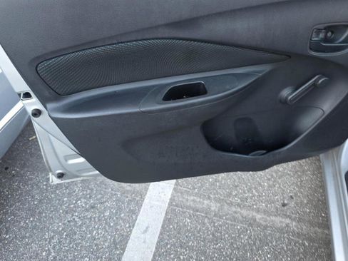 Used 2010 Toyota Yaris 4DR SEDAN image 9