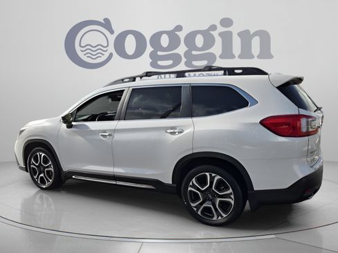 Used 2024 Subaru Ascent Touring w/ Popular Package #2 AWD/4WD image 3