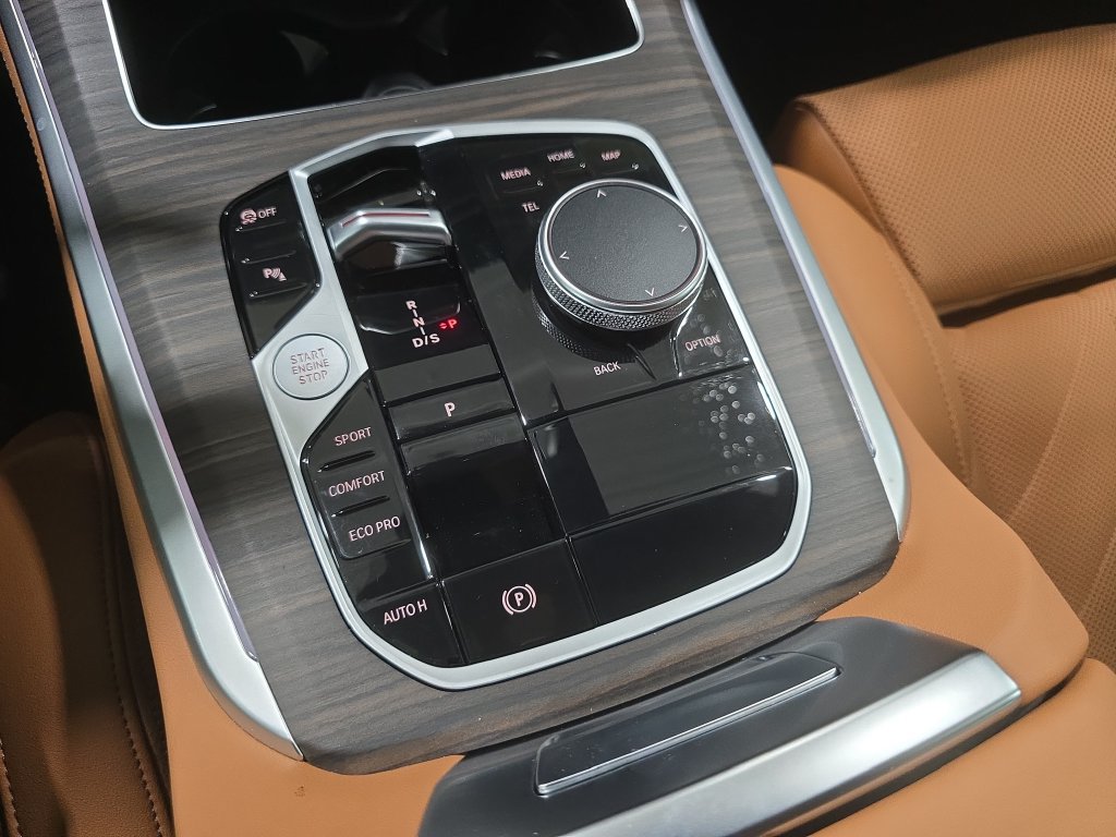 Used 2026 BMW X5 sDrive40i w/ Premium Package RWD image 19