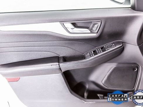 Used 2021 Ford Escape SE image 24