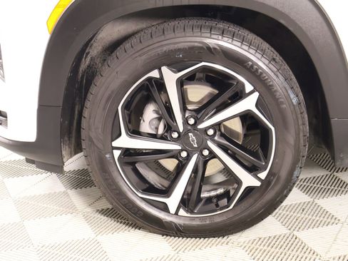 Used 2023 Chevrolet TrailBlazer RS w/ Sun and Liftgate Package FWD image 18
