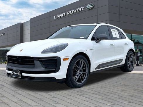Used 2024 Porsche Macan image 1