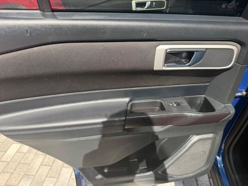 Used 2020 Ford Explorer XLT RWD image 33