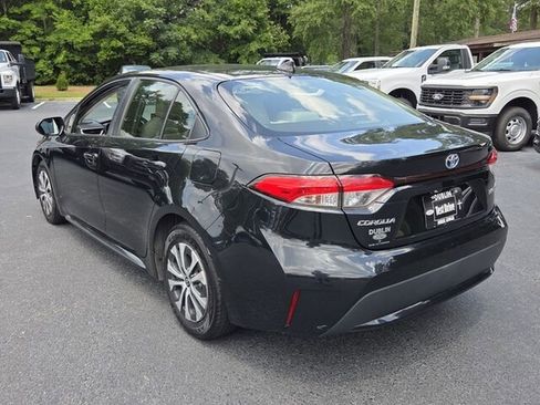 Used 2021 Toyota Corolla LE FWD image 12