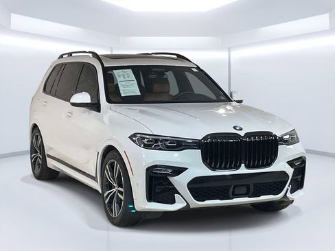 Used 2022 BMW X7 xDrive40i w/ M Sport Package AWD/4WD image 9