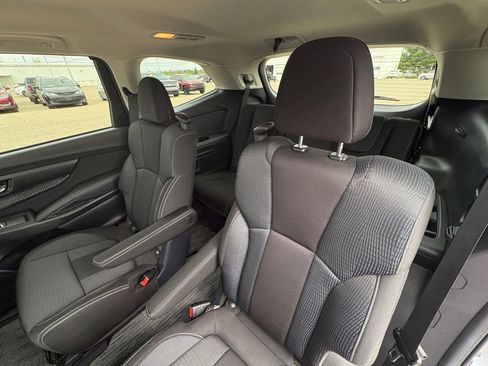 Used 2024 Subaru Ascent Premium w/ Convenience Package AWD/4WD image 23