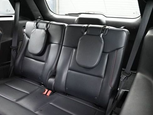 Used 2025 Ford Explorer ST-Line w/ ST-Line Street Pack AWD/4WD image 9