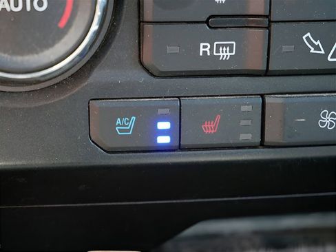 Used 2017 Ford F350 Lariat w/ Lariat Ultimate Package image 25