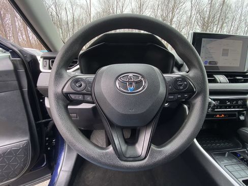 Used 2025 Toyota RAV4 XLE image 28