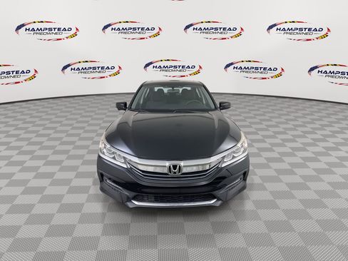 Used 2017 Honda Accord EX image 3