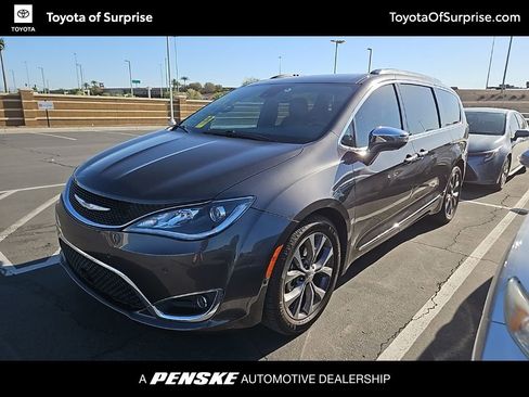 Used 2020 Chrysler Pacifica Limited image 1