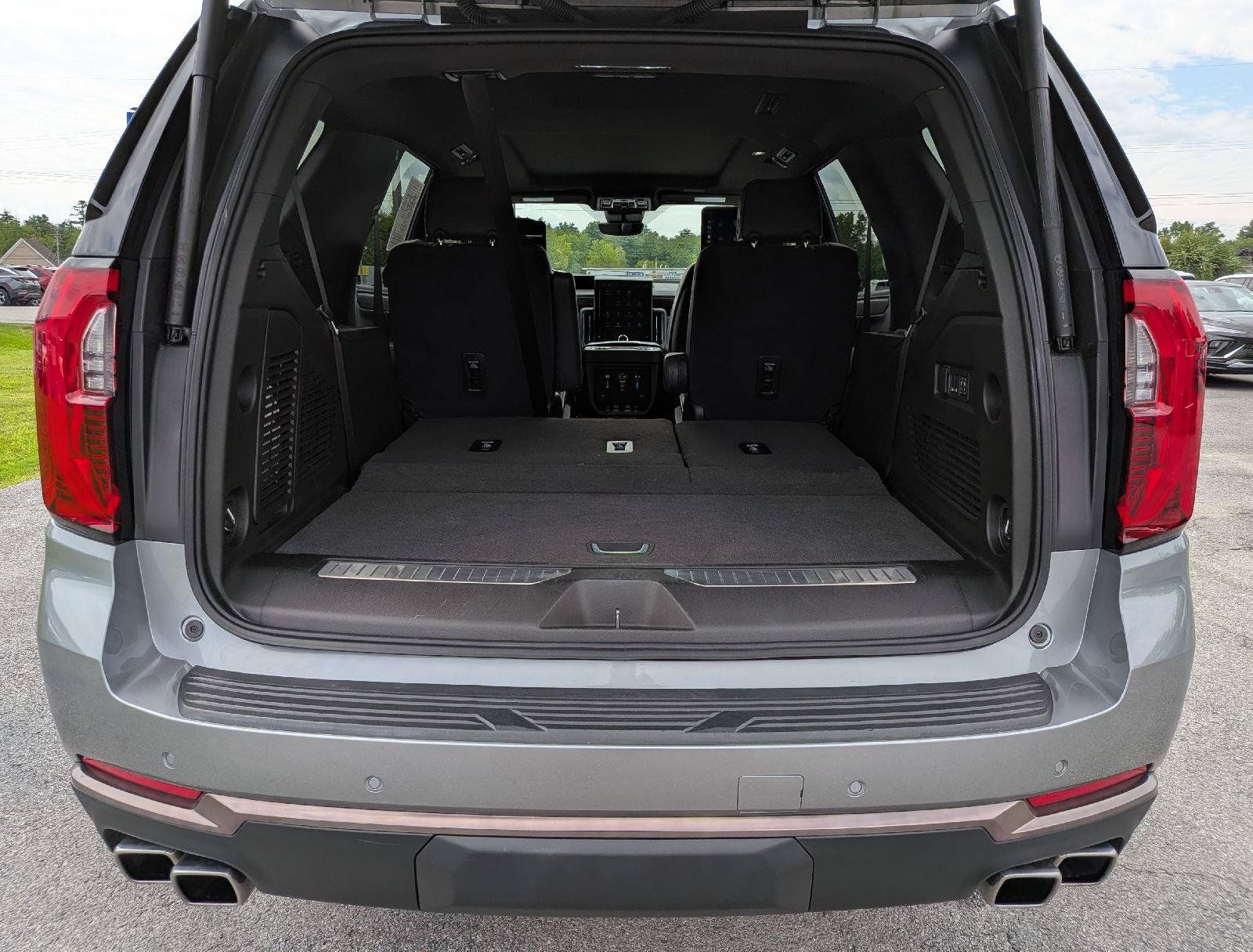 Certified 2026 GMC Yukon AT4 Ultimate AWD/4WD image 10