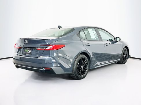 Used 2025 Toyota Camry SE image 9
