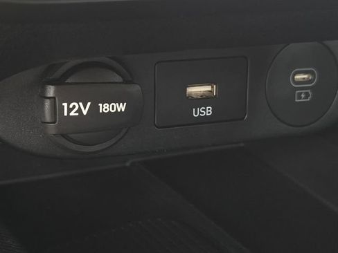 Used 2025 Hyundai Elantra SEL FWD image 28