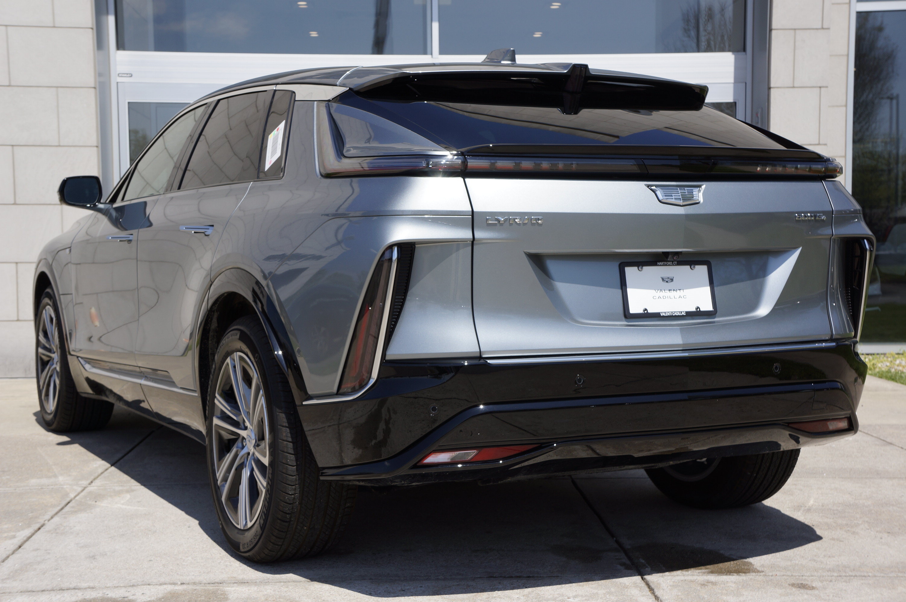 Used 2024 Cadillac Lyriq Tech RWD image 9