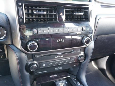 Certified 2022 Lexus GX 460 Premium w/ Accessory Package image 17