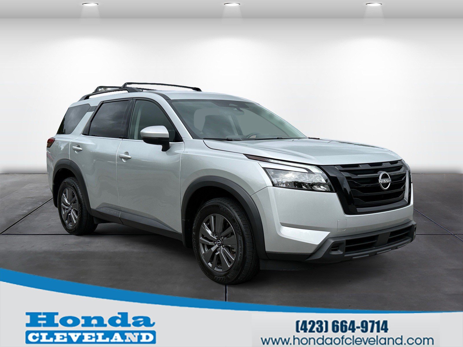 Used 2024 Nissan Pathfinder SV w/ Black Appearance Package FWD image 1