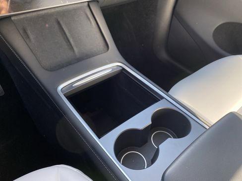 Used 2023 Tesla Model Y Long Range image 22