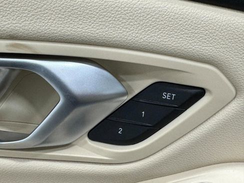 Used 2025 BMW 330i xDrive Sedan w/ Convenience Package image 23