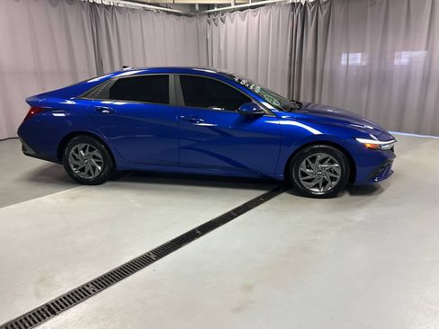 Used 2024 Hyundai Elantra SEL FWD image 8