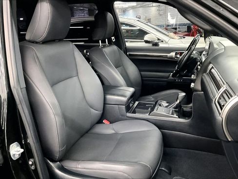 Used 2023 Lexus GX 460 Premium w/ Accessory Package image 9