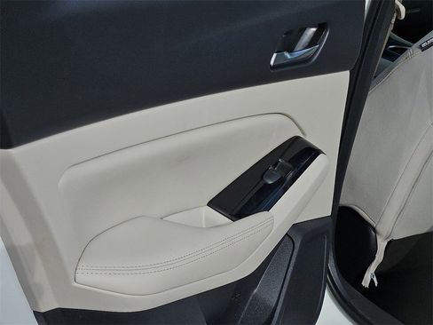 Used 2022 Nissan Altima 2.5 SV w/ SV Premium Package image 16