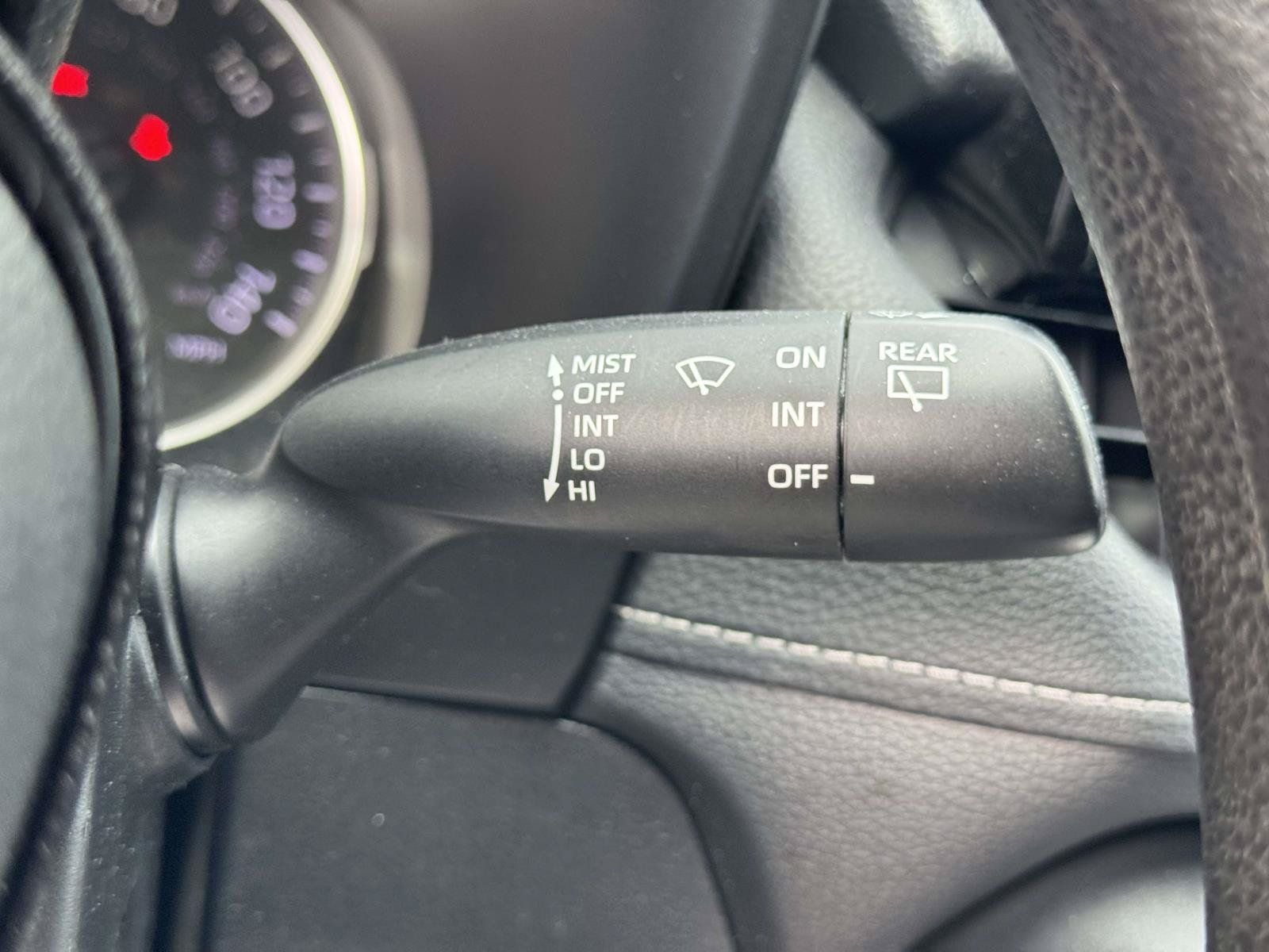 Used 2021 Toyota RAV4 LE AWD/4WD image 21
