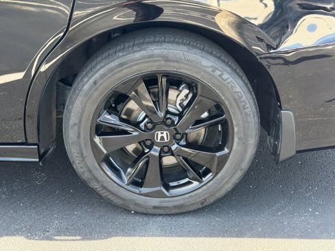 Used 2024 Honda Odyssey Sport image 32