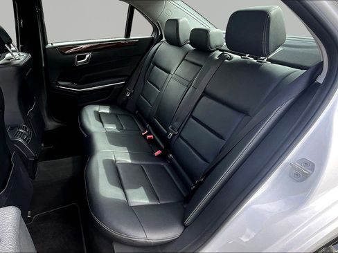 Used 2014 Mercedes-Benz E 350 4MATIC Sedan image 23